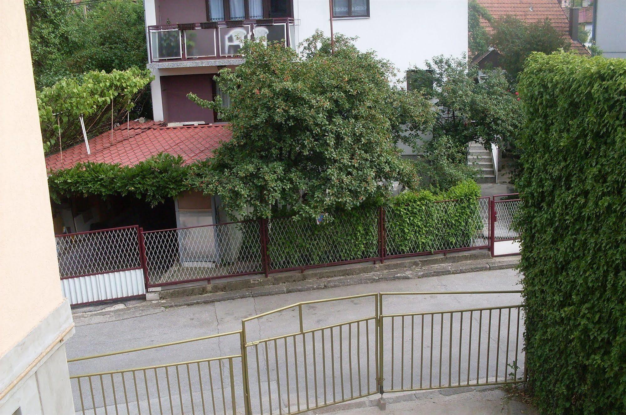 Hostel Gonzo Sarajevo Exterior photo
