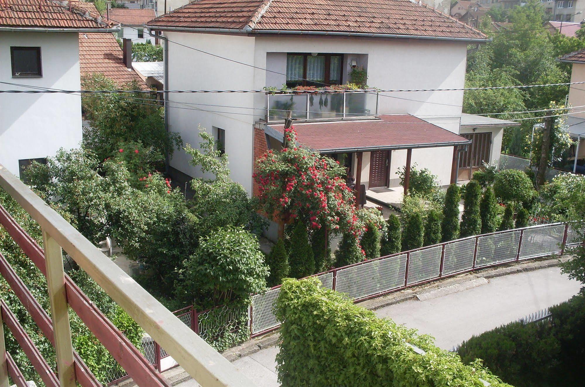 Hostel Gonzo Sarajevo Exterior photo